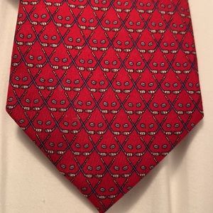 Vineyard Vines Boys hockey tie.